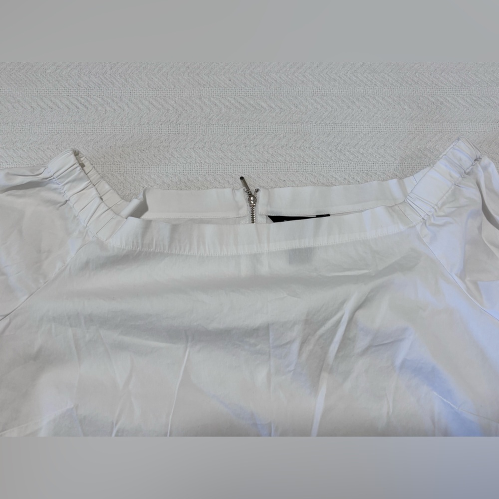 💚White House Black Market Crisp White Blouse💚 - Picture 4 of 11
